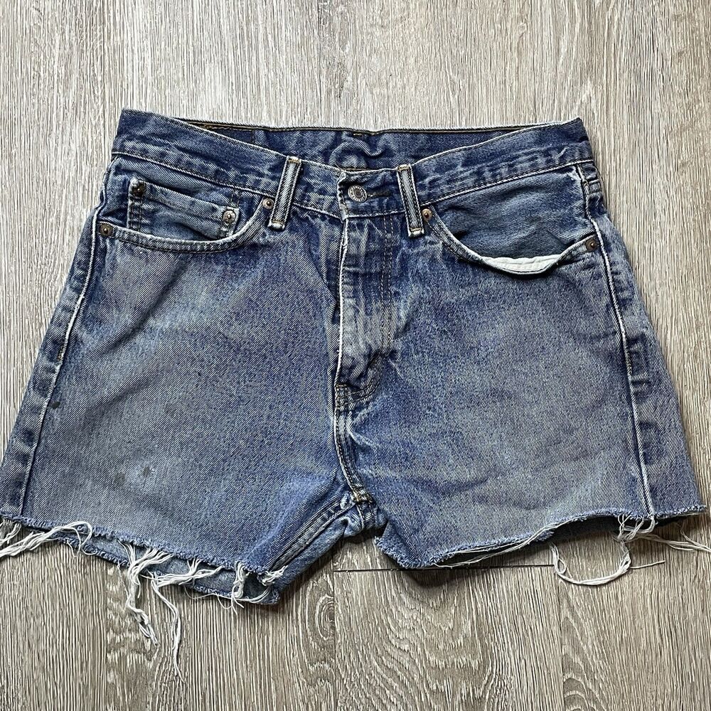 Levi’s 505 Cut Off Jean Shorts Blue Distressed Denim Men’s Size 31 (Actual 31)